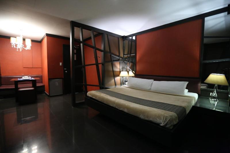 Victoria Court Suites Pasig المظهر الخارجي الصورة