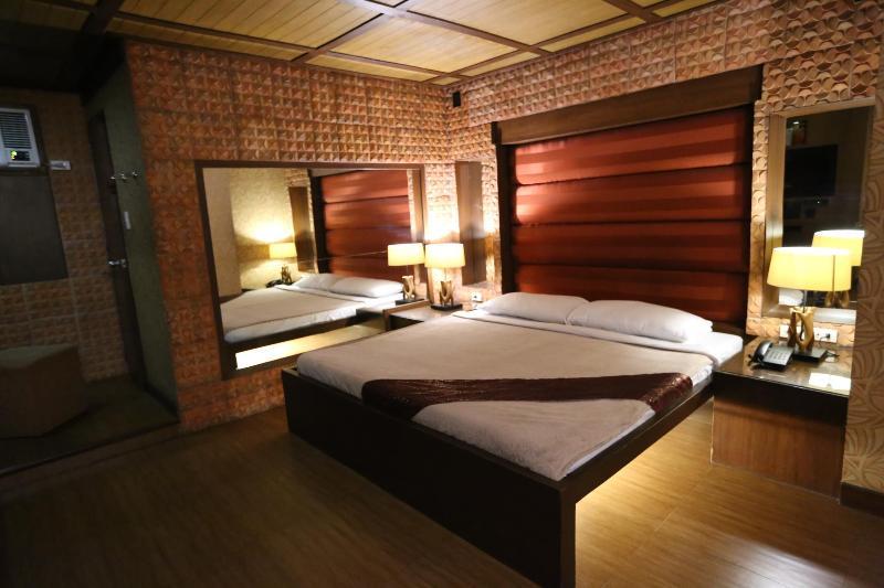 Victoria Court Suites Pasig المظهر الخارجي الصورة