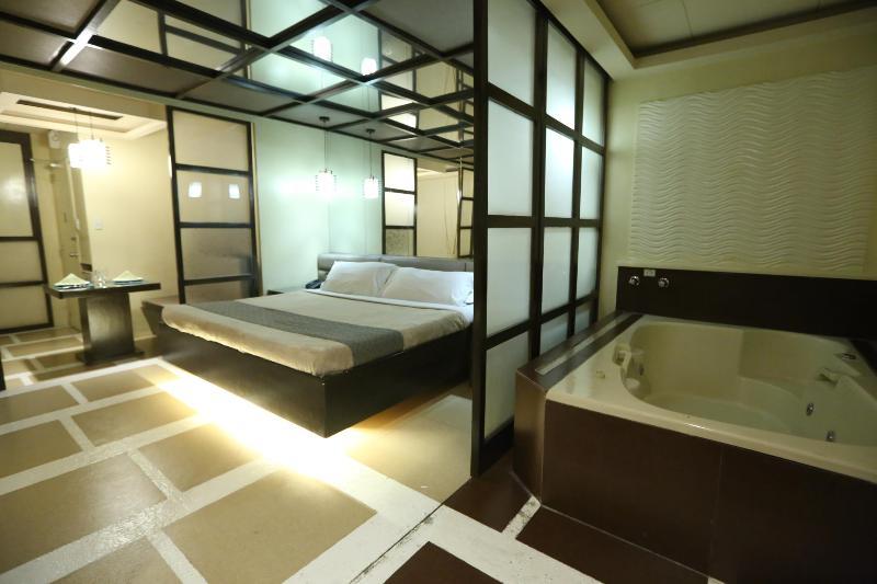 Victoria Court Suites Pasig المظهر الخارجي الصورة