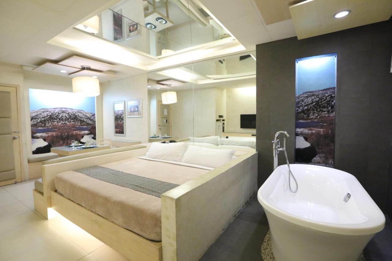 Victoria Court Suites Pasig المظهر الخارجي الصورة